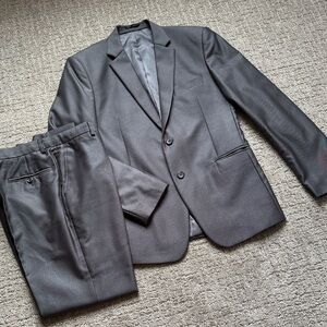 Classic Quality Material Men's Gray Two-Piece Suit Blazer & Trousers